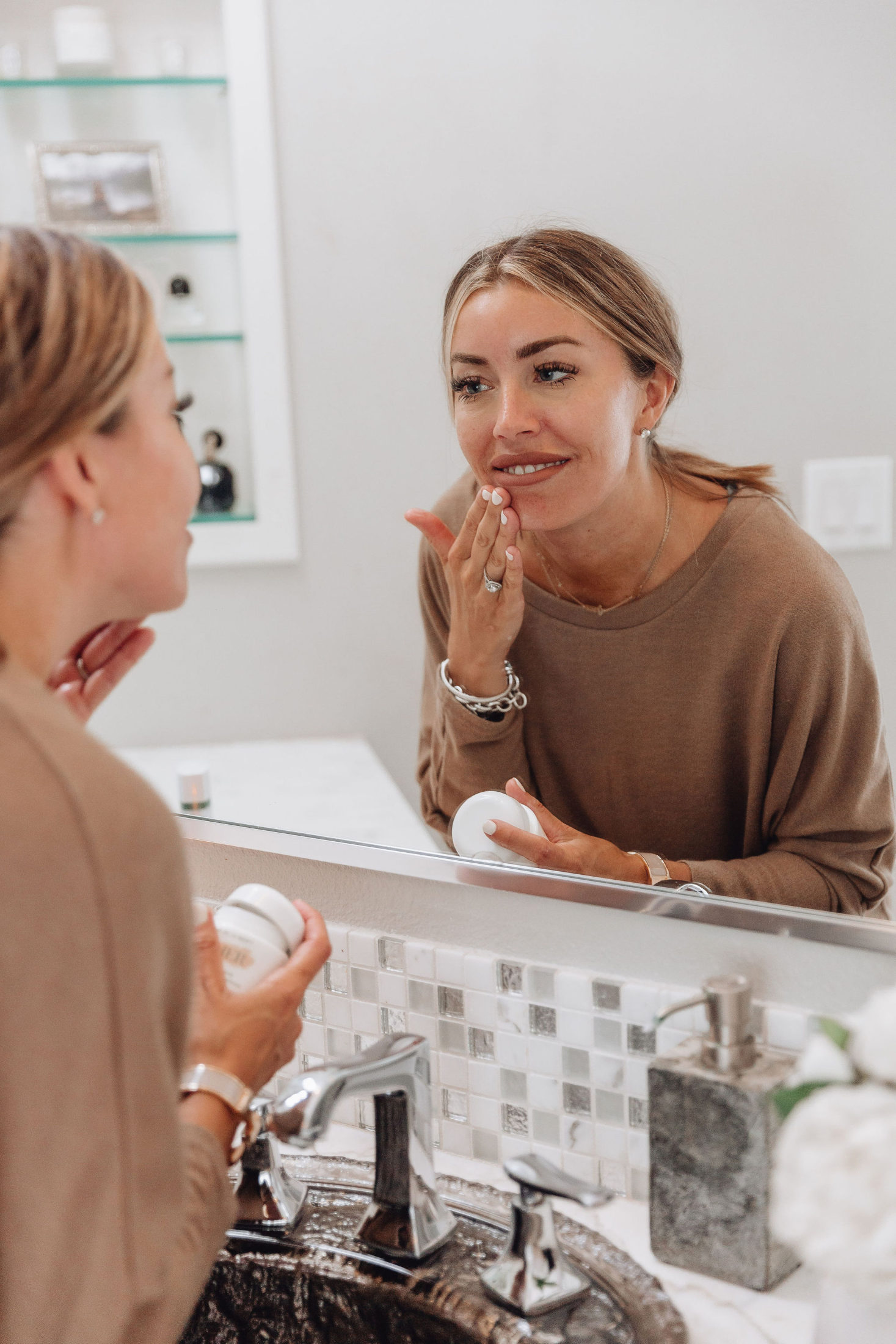 Lorna Luxe Just Revealed Her 6-Step Evening Skincare Routine