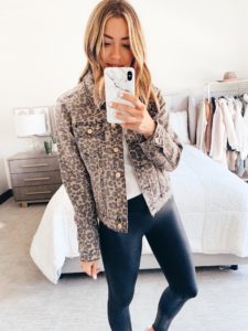 fashion blogger wearing nordstrom leopard print denim jacket