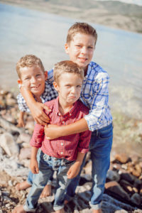 jaime shrayber blogger kids wearing abercrombie preppy button down long sleeve shirts with classic jeans