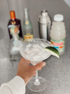 how to make a classic margarita cocktail at home