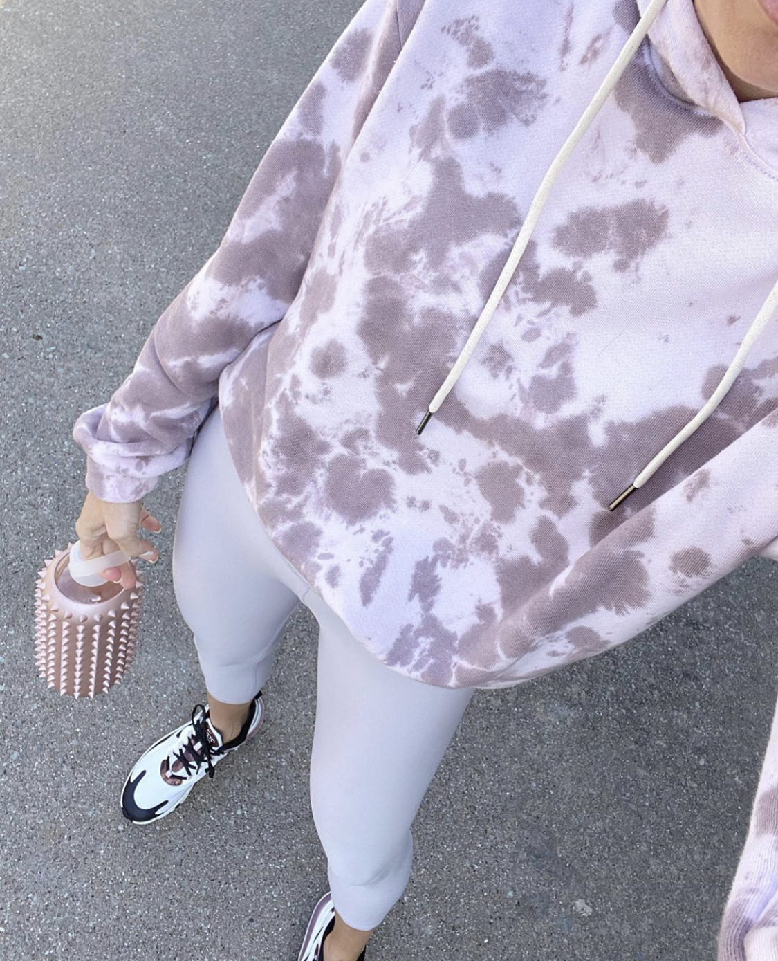 workout athleisure outfit - best tie dye crew neck sweatshirt from urban outfitters
